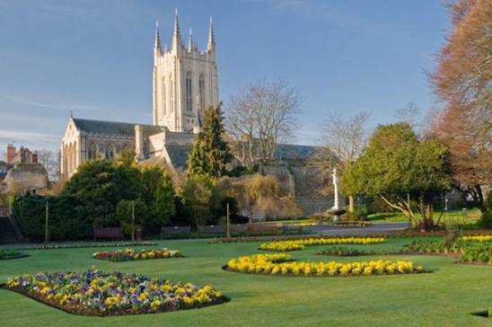 http://www.britainexpress.com/images/attractions/editor/Bury-St-Edmunds-1518.jpg